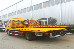 温榆河附近拖车救援搭电